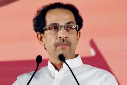 महाराष्ट्र में सियासी संकट के बीच हलचल तेज, सीएम ने बुलाई महाअघाड़ी की बैठक