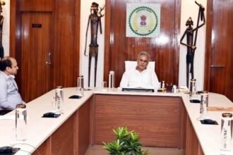 CM Baghel told the industrial representatives: immediately inform the administration about the workers coming from outside