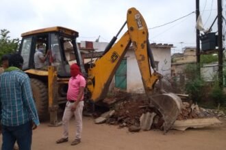 Corporation's special campaign before the rain: cleaning drains removed by removing more than 100 encroachments