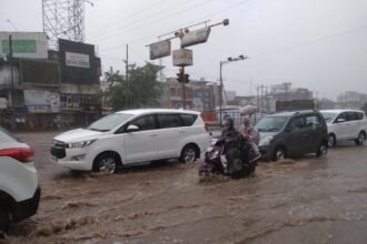 Clouds rained heavily, the weather of the city became pleasant