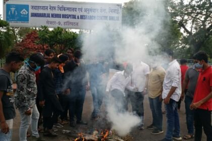 Outrage over China: NSUI burnt effigy of Chinese President