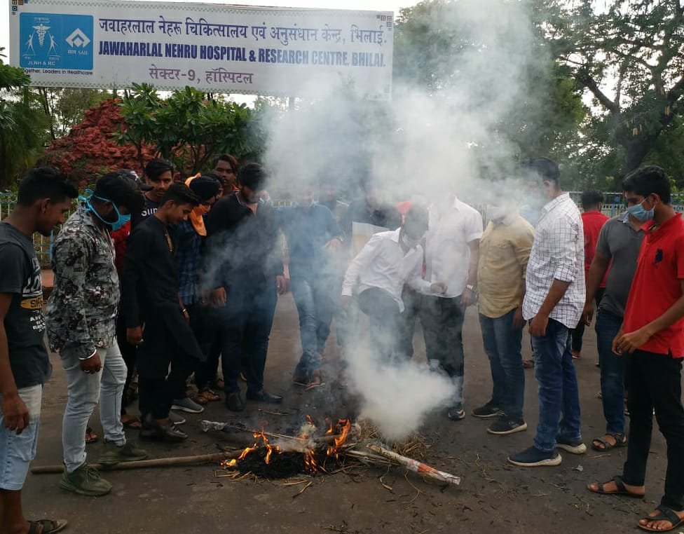 Outrage over China: NSUI burnt effigy of Chinese President