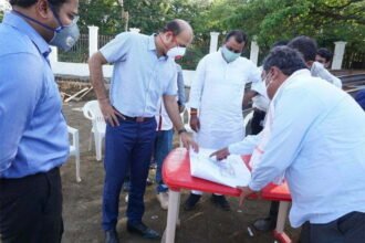 Collector Brown arrived to see Nimarnadheen Shaheed Park, said: After completion, the Center of Attraction in the city will be Shaheed Park