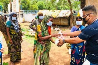 Youth Congress celebrates Rahul Gandhi's birthday by distributing justice kit