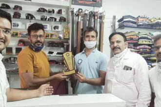 Special initiative: Bhilai Chamber honoring those who presented idols in the Corona era