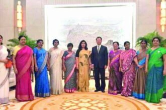 Again, twitter blows in BJP and Congress