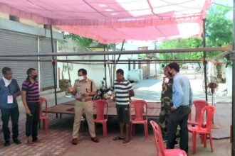 Breaking News: CSP arrives at surprise check of Containment Zone Baikuntham, reviews of arrangements