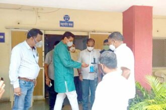 Sanitation machine operated with feet installed in the corporation headquarters: can touch hands without touching
