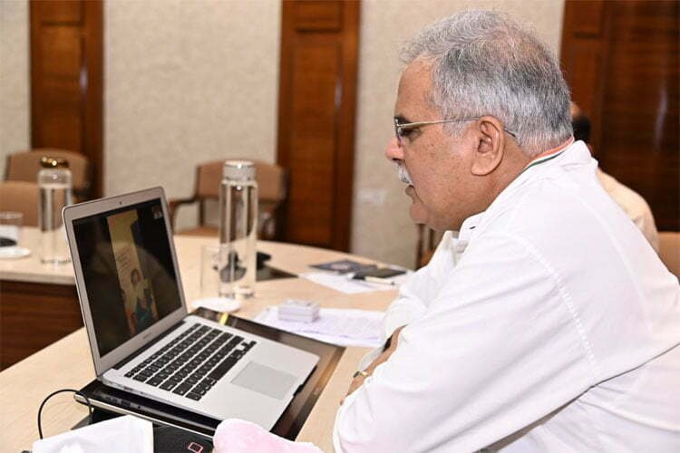 Chief Minister interacts with people staying in Quarantine Center through video conferencing: information about arrangements