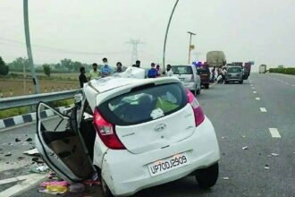 आगरा-लखनऊ एक्सप्रेसवे पर भीषण हादसा, ट्रक से टकराई कार, पांच लोगों की दर्दनाक मौत