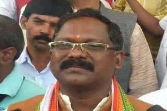 Food Minister Amarjeet Bhagat discussed the shortage of fertilizers and urea with