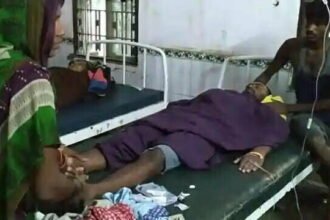 तेज बारिश के बीच आकाशीय बिजली गिरने से 23 लोगों की मौत, दर्जनों झुलसे