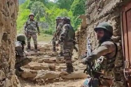 अनंतनाग में सुरक्षा बलों के एनकाउंटर में 2 आतंकवादी ढेर
