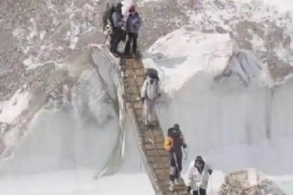 भारत ने पहाड़ों पर लड़ने में महारत हासिल सैन्य टुकड़ियों को LAC पर तैनात किया