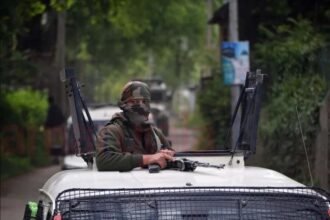 पुलवामा में सुरक्षाबलों के साथ मुठभेड़ में दो आतंकी ढेर, एक जवान शहीद