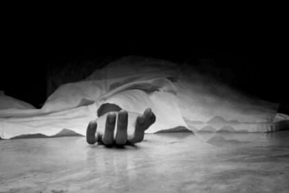बिजली गिरने से घायल तीन लोगों को गाय के गोबर में दफनाया, दो की मौत