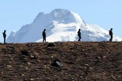 सीमा पर लद्दाख से अरुणाचल तक चीन ने बढ़ाई सेना की तैनाती, LAC पर बढ़ रही भारतीय सेना की संख्या