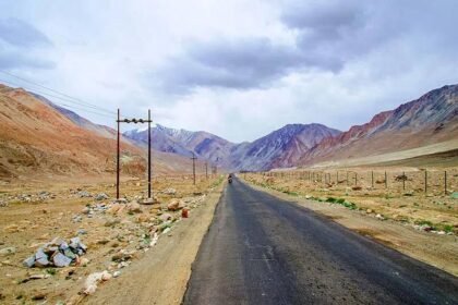 सीमा विवाद के बीच सरकार का बड़ा फैसला, लद्दाख में 54 मोबाइल टावर लगाने का काम शुरू