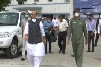 भारत-चीन सीमा विवाद के बीच रक्षा मंत्री राजनाथ सिंह रूस के लिए रवाना हुए