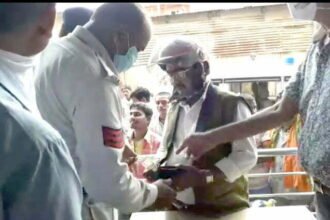 The doctor was caught collecting fake notes