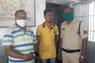 Kawardha robbery: absconding accused climbed up