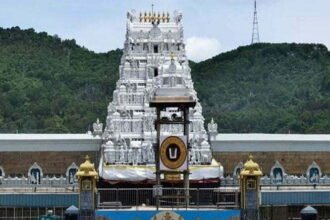 140 people of staff including 14 priests of Tirupati Balaji temple, Corona positive