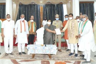 Congress leaders of Chhattisgarh submitted memorandum to Governor