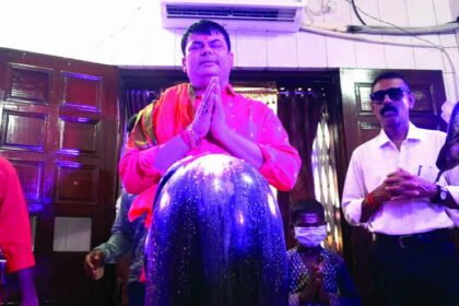 Ablution with 51 liters of milk at the Rajarajeshwari temple