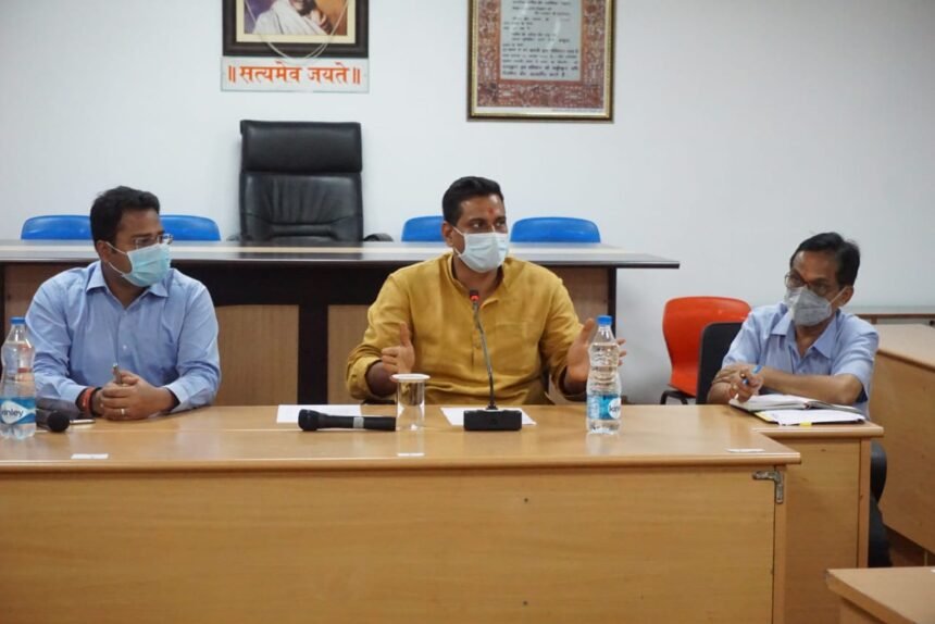 Mayor Devendra Yadav discusses industrialists, said- Basic problems will soon be resolved