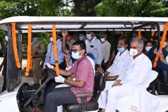 Chief Minister gave the gift of oxygen to the capitalists