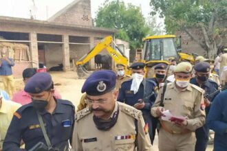 eight policemen, including CO, martyred and two miscreants killed in encounter with miscreants in Kanpur