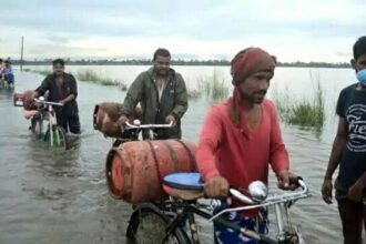 बिहार और असम में बाढ़ से हालत बेकाबू, कई लोगों की गई जान, NDRF ने 20 राज्यों में 120 टीमों को किया तैनात