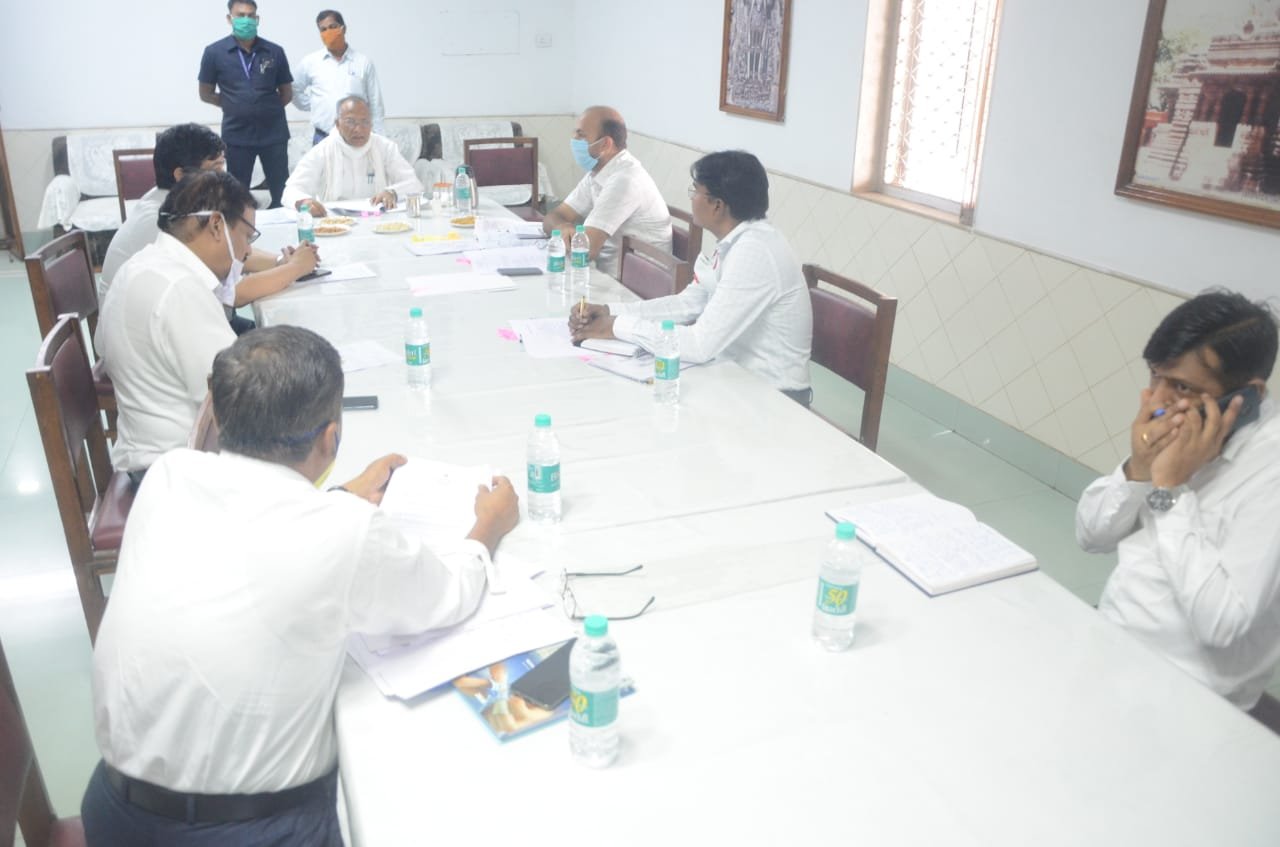 Home Minister Tamradhwaj Sahu held meeting of district administration and BSP officials