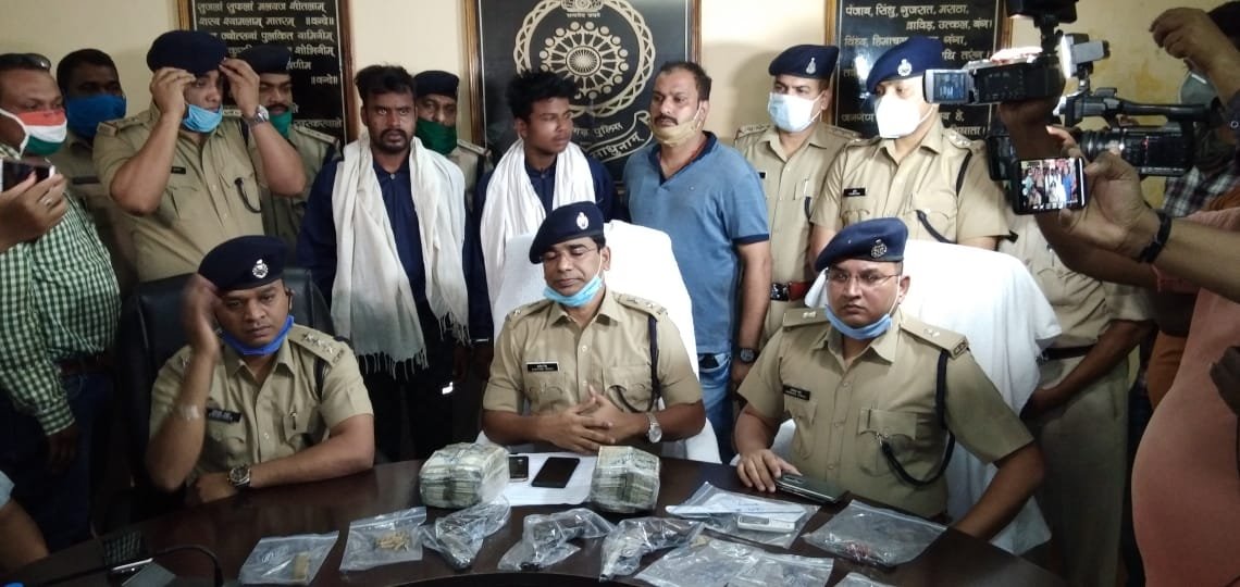Robbery in cash van in Raigad: Eight police teams arrested accused in 10 hours