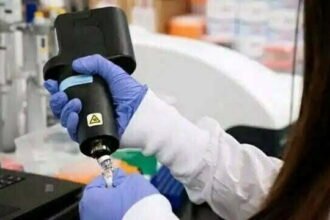 अच्छी खबर: जल्द भारत में आएगी सीरम इंस्टीट्यूट की कोरोना वैक्सीन, जानें कीमत और ट्रायल के नतीजे