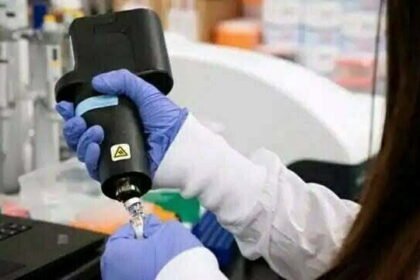 अच्छी खबर: जल्द भारत में आएगी सीरम इंस्टीट्यूट की कोरोना वैक्सीन, जानें कीमत और ट्रायल के नतीजे