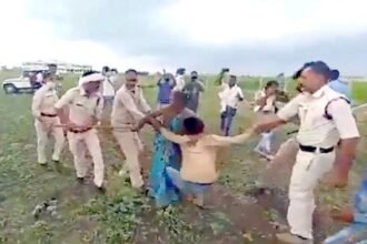 गुना में किसान दंपति की पुलिसिया पिटाई पर सियासत तेज, राहुल गांधी, मायावती सहित विपक्ष ने साधा शिवराज सरकार पर निशाना