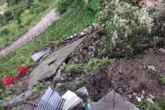 Broken clouds wreck havoc on Uttarakhand's Munsari, three dead, 11 missing