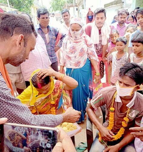 Widow woman gets new life: People got married after the consent of society and family
