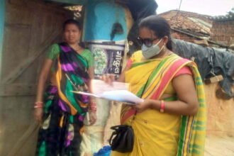 The team of women defeating Corona was knocking door to door