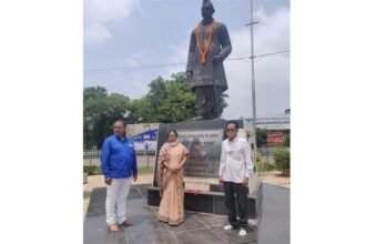 Bhilai District Congress laid wreath on the birth anniversary