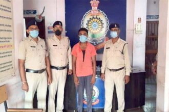 Horrific story of illicit relations: young man killed her husband…. This is how the accused involved in proving the accident came in police custody