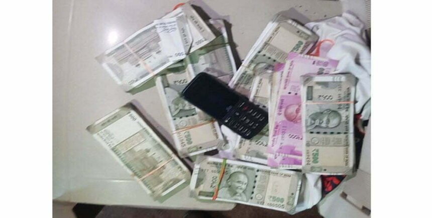 Khamtrai robbery case: fake robbery incident, story scribe wanted to suppress money, police arrested three accused