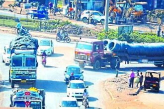 Accident at Tatibandh Chowk: Truck crushed youth riding bike, one killed, one injured