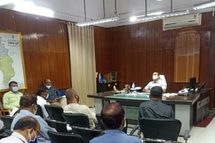 Work started towards forming Farmers' Companies (FPOs)…. Strategy formulated in district administration meeting with NABARD officials