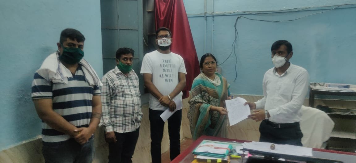 Bhilai City District Congress President Tulsi Sahu submits memorandum to President to postpone JEE-NEET exam