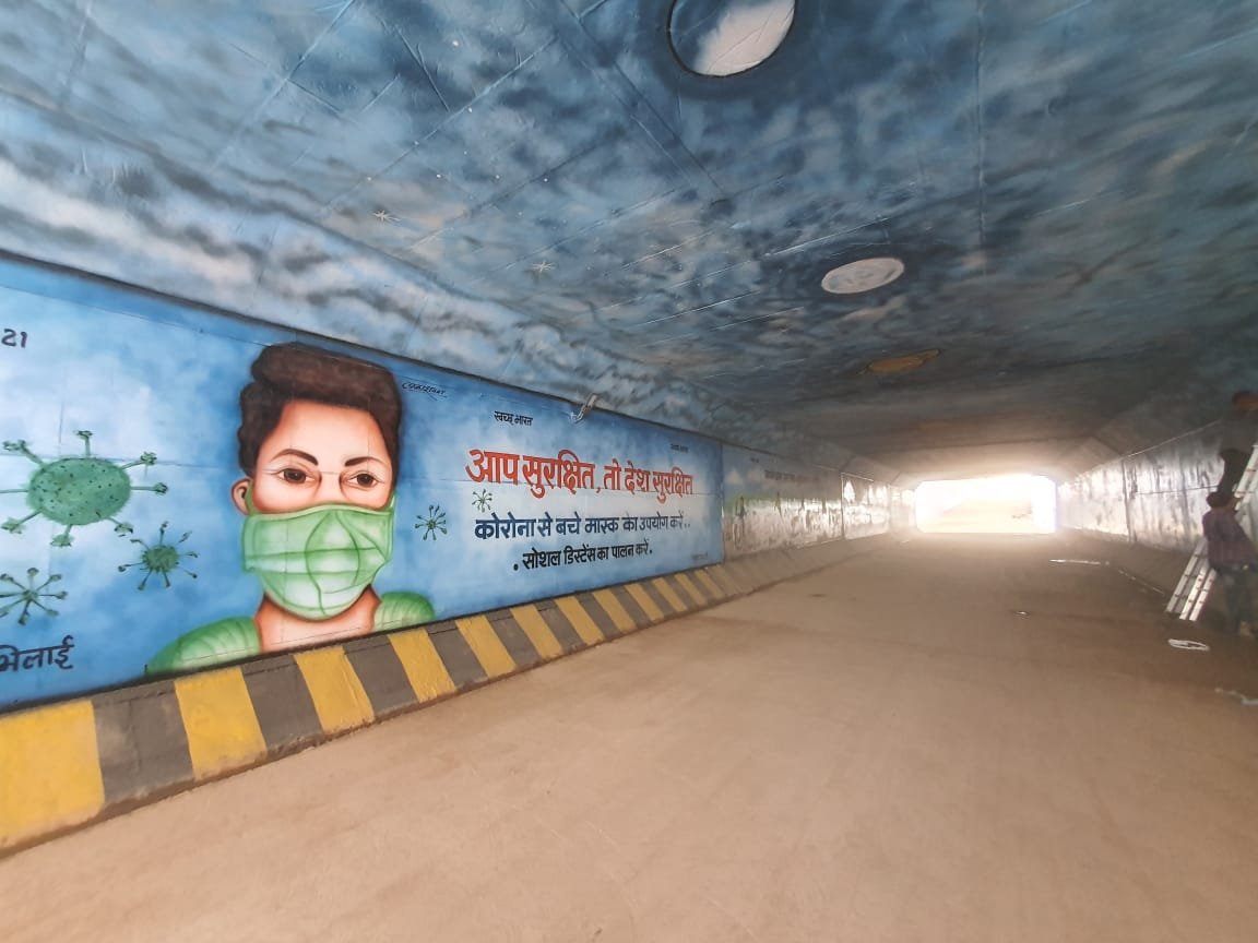 The underbridge of Bhilai Power House looks attractive: different experiences giving paintings related to cleanliness, such underbridge has been decorated