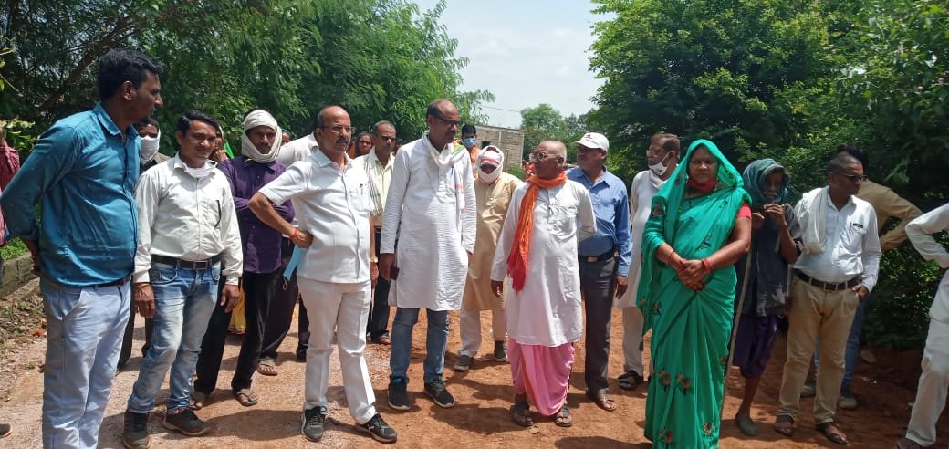 state Congress General Secretary Jitendra Sahu reached this village