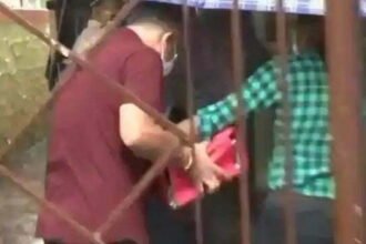 सुशांत सिंह राजपूत डेथ केस में कुक नीरज से हो रही पूछताछ, बांद्रा पुलिस से CBI ने लिए पेपर्स