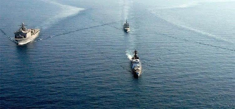 भारतीय नौसेना ने दक्षिण चीन सागर में तैनात किया युद्धपोत